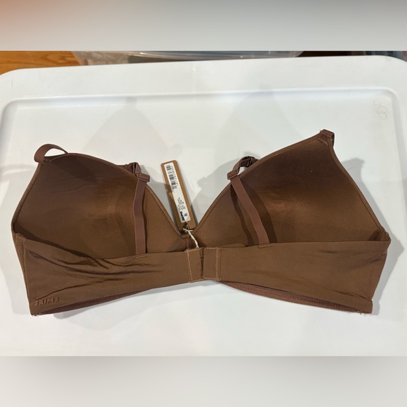 SKIMS Cocoa Seamless Bra - Picture 4 of 7